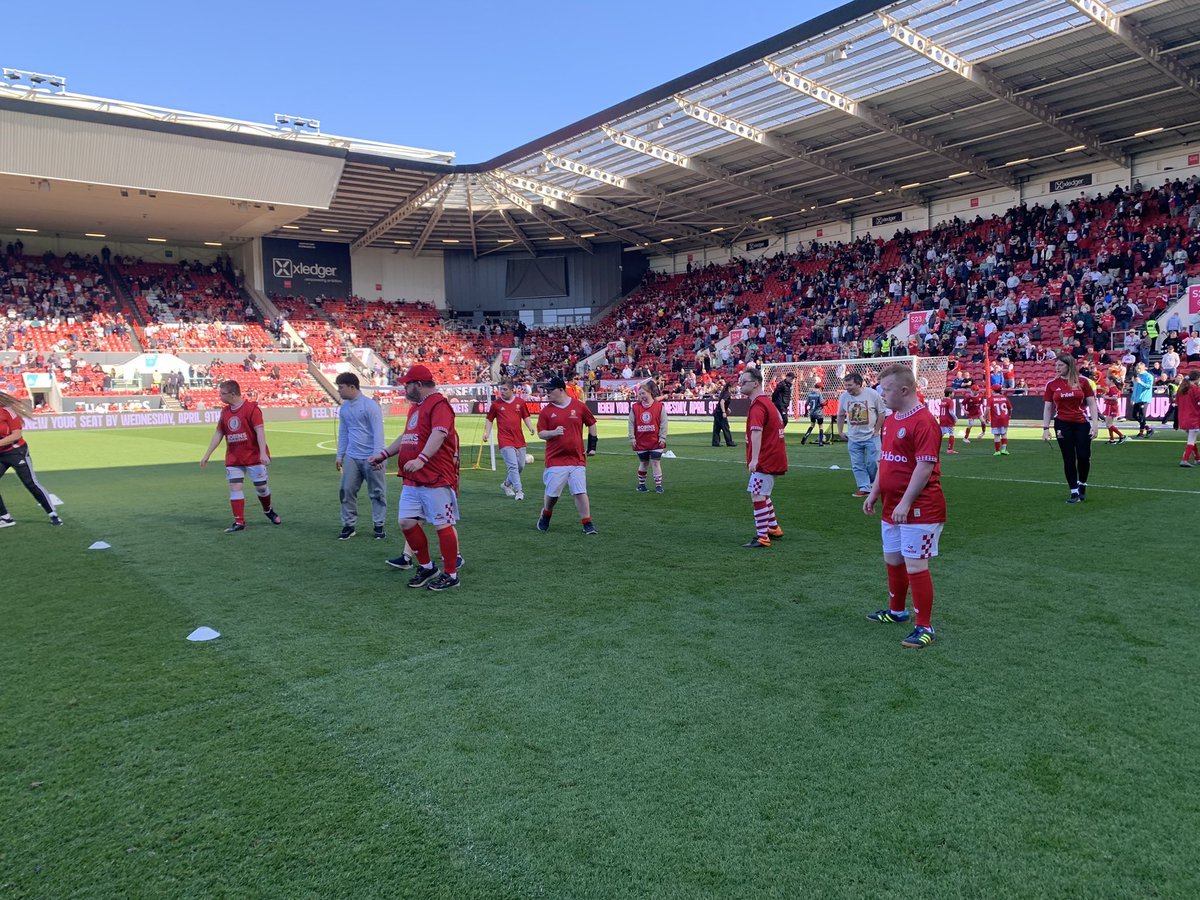 BristolDS1's tweet image. What a day! Thank you to @STFCfoundation and @EITC DS teams for coming to @ImperialSportsG for a friendly match. We were then a part of the @RobinsFound match day @ashtongatestad taking part in the pre match pitch parade and we then played a game on the pitch at half time 🙌🏼