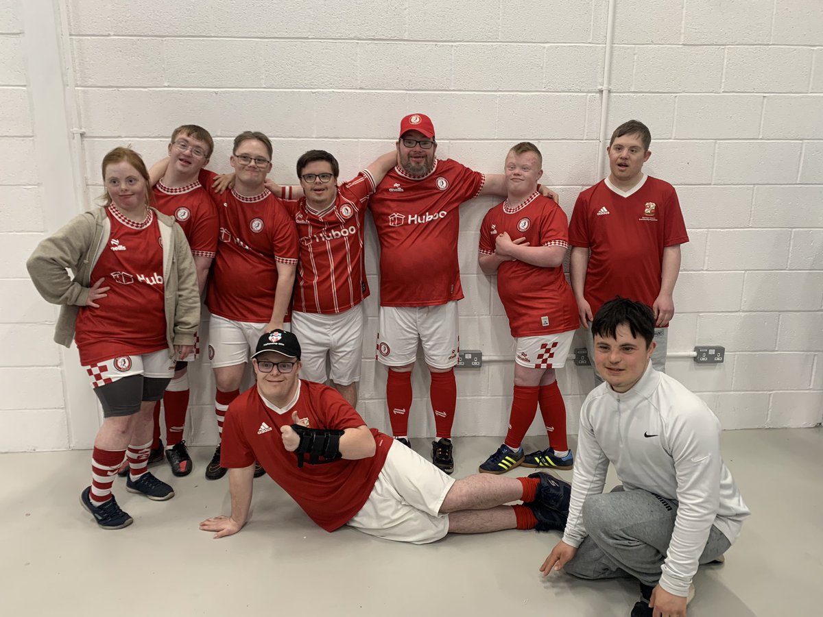 BristolDS1's tweet image. What a day! Thank you to @STFCfoundation and @EITC DS teams for coming to @ImperialSportsG for a friendly match. We were then a part of the @RobinsFound match day @ashtongatestad taking part in the pre match pitch parade and we then played a game on the pitch at half time 🙌🏼