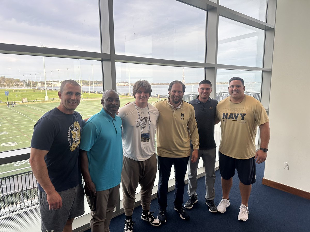 Thomasmcd418's tweet image. Thank you @NavyFB for the amazing hospitality by the coaches and the players, had an amazing time there.
@NavyCoachYo @CoachRickyBrown @CoachMikePalmer
