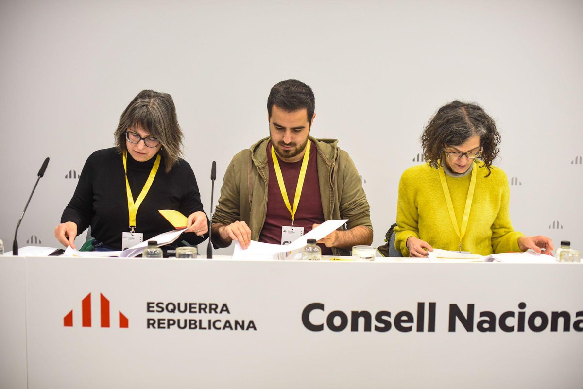 Oriol Junqueras 🎗️ (@junqueras) on Twitter photo Dia de Consell Nacional a <a href="/Esquerra_ERC/">Esquerra Republicana</a>. Posem en marxa el rumb marcat al darrer Congrés: una línia política i estratègica ambiciosa, al servei de Catalunya i de la seva gent.
Gràcies a totes i tots per ser-hi! Dia de Consell Nacional a <a href="/Esquerra_ERC/">Esquerra Republicana</a>. Posem en marxa el rumb marcat al darrer Congrés: una línia política i estratègica ambiciosa, al servei de Catalunya i de la seva gent.
Gràcies a totes i tots per ser-hi!