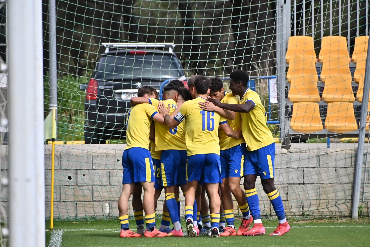 Buenas noches 😍

Este equipo no baja los brazos