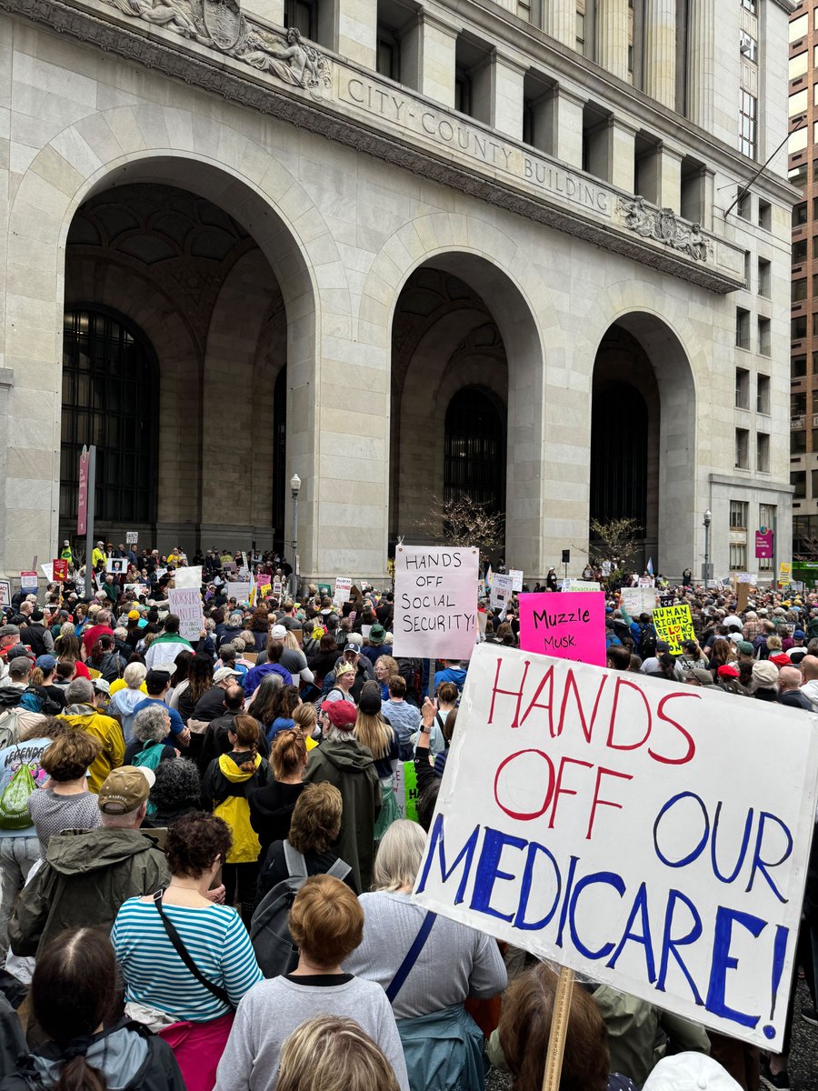 📍PITTSBURGH - #HandsOff2025 

Everyone deserves good jobs, reliable services, and a fair economy.

Trump, Musk, and their billionaire buddies are destroying livelihoods, gutting public resources, and driving up costs just to pad their own pockets.