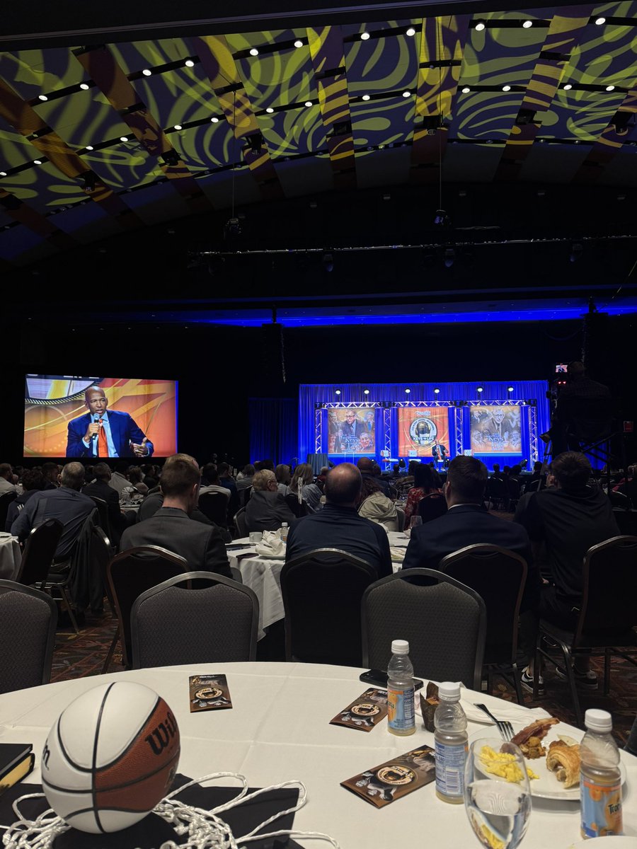 Had the pleasure of attending the John Wooden Keys to Life Breakfast 🔑! Congratulations to Monty Williams on receiving the award, and thank you to <a href="/aia_basketball/">AIA Basketball</a> for such a great event!
#poundtherock
