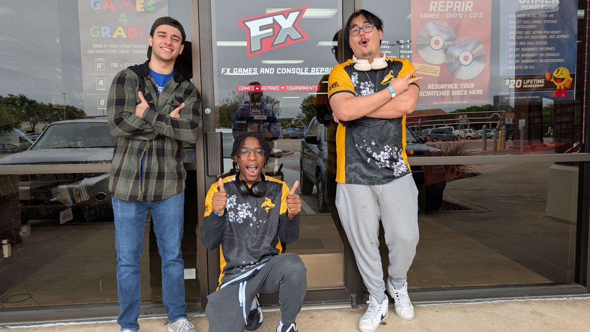 Wishing a handful of our smash players good luck this weekend as they compete at Xillions Bizarre Adventure in Dallas, Texas! 🍀 
<a href="/TShigura/">LCU | SFS | Shigura</a> <a href="/__VibeCheck/">Vibe</a> <a href="/oshwott3/">SFS|Osh9 🇵🇸</a> 

Start gg link in comments ⬇️