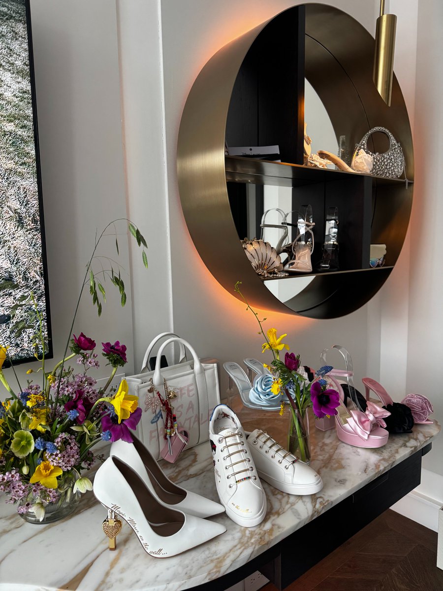ALDO_Help's tweet image. Spring has sprung to life at our press previews in Montreal, Toronto, and New York City. Swipe to peek at the collection and shop your faves in store &amp;amp; online now: bit.ly/3BtIehQ  #ALDOShoes