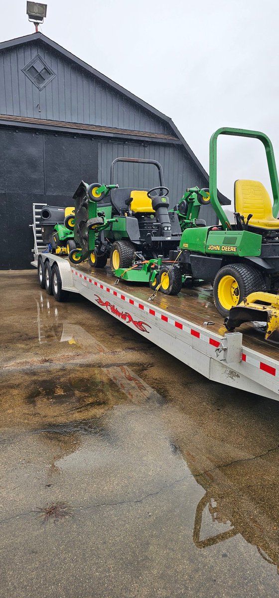 Yard maintenance starts... <a href="/JohnDeere/">John Deere USA</a> 
#vanmeerfarms #mooresseeds #alwaysgrowing