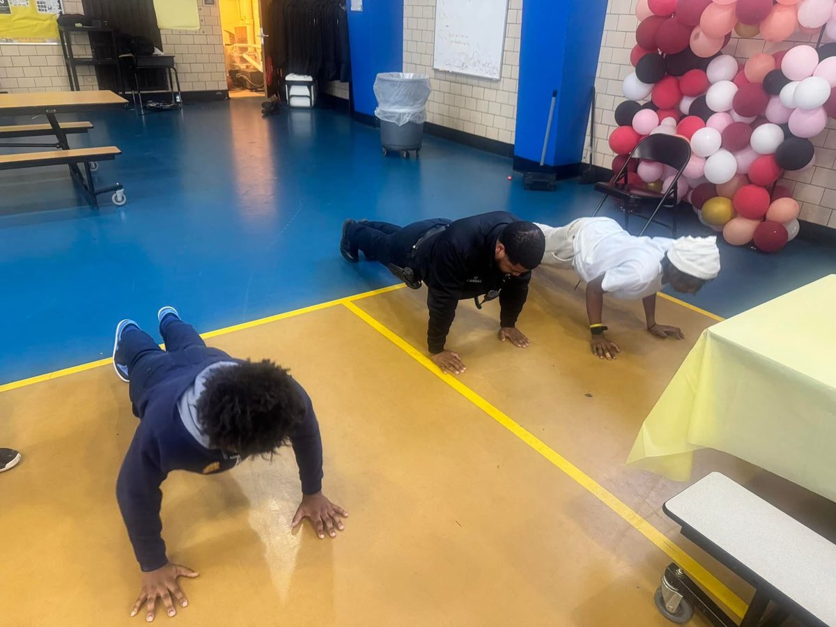 DPD 6th Precinct tweet media