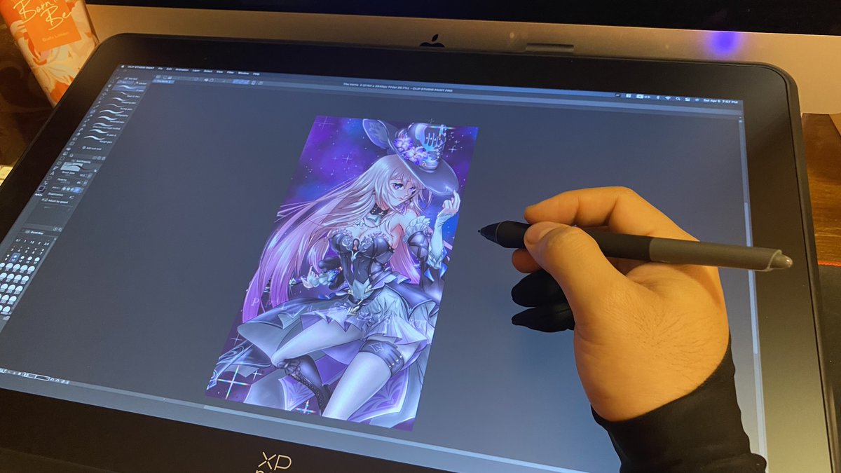 Ppl_ds_ShvShkt's tweet photo. Early birthday gift from my sis — a new art gadget! Can’t wait to see how much faster (and better!) I can draw with this little helper.” ✨🎨🖌️💻💖

#digitalart #drawingtools #artistlife #wip #artgadget #illustrationlife #drawingpractice #cutegear #artoftheday #happyartist https://t.co/pFmwOw0Qry