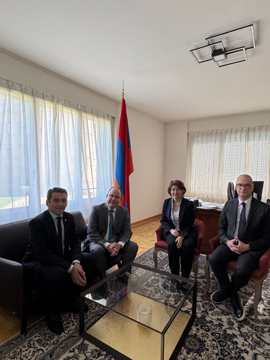 Hasmik Tolmajian (@tolmajian) on Twitter photo Ravie d’avoir échangé avec l’Ambassadeur <a href="/TPrivitelli/">Tobias Privitelli</a>, Directeur du @GICHD, sur les enjeux du déminage humanitaire, les défis en Arménie et l’importance d’une coopération renforcée. Un échange d’autant plus symbolique en cette Journée internationale de la sensibilisation aux Ravie d’avoir échangé avec l’Ambassadeur <a href="/TPrivitelli/">Tobias Privitelli</a>, Directeur du @GICHD, sur les enjeux du déminage humanitaire, les défis en Arménie et l’importance d’une coopération renforcée. Un échange d’autant plus symbolique en cette Journée internationale de la sensibilisation aux