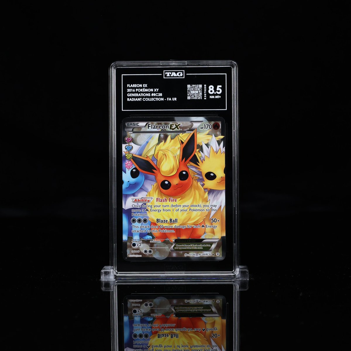 Soreyyavt's tweet image. Day 4 of 7 

My beautiful flareon ex I though was gonna get a 7 

I love this card 

Come back for the final 3 cards and if you haven’t check my profile for the previous days 

#Pokemon #pokemontcg #taggrading #eeveelution