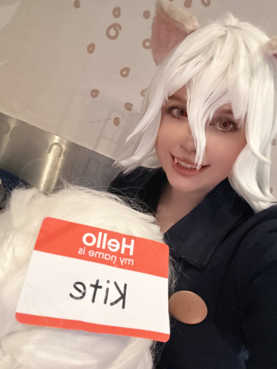 Lottiedesu's tweet photo. Had my first art stall today!!! It went so well and everyone was so nice ๐ฅน๐
#deecon #deecon25 https://t.co/UcqafQEQQj