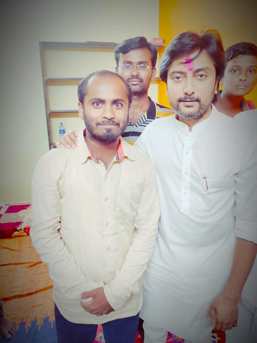 ShubhamJatalNcp's tweet image. युवकांचे प्रेरणास्थान, लातूर जिल्हा मध्यवर्ती सहकारी बँकेचे अध्यक्ष मा. श्री. धिरज विलासरावजी देशमुख साहेब यांना वाढदिवसाच्या हार्दिक हार्दिक शुभेच्छा..!
Happy Birthday Bhaiya 🎂💐
#DhirajDeshmukh❤️
#dhirajdeshmukhbirthday