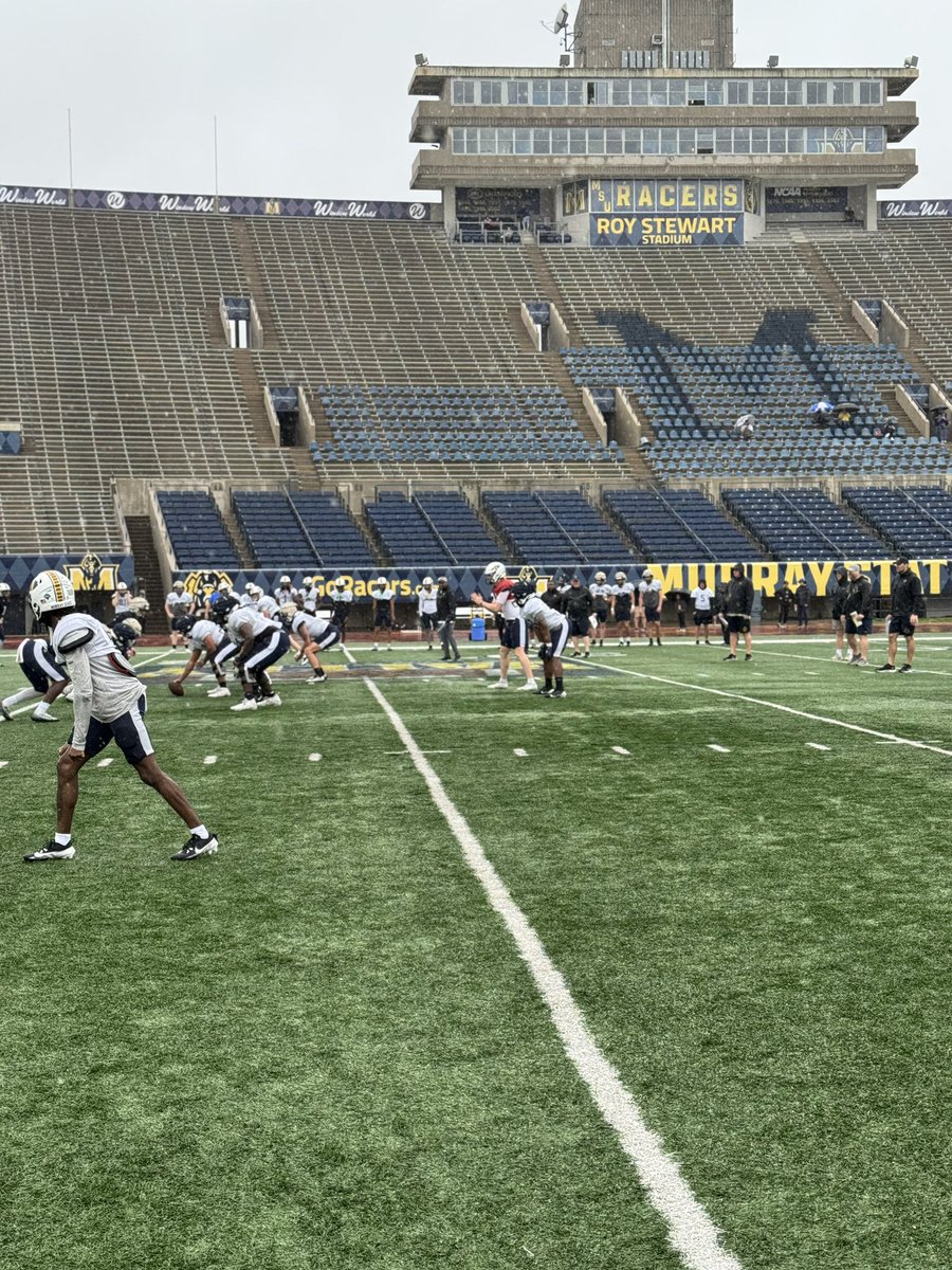 Rain 🌧️ or ☀️ <a href="/racersfootball/">Murray State Football</a> working to close the gap today. Amazing Young Men that never complain just show up and work everyday for the love of the Game!!! #Refreshing #GoRacers🏇 #FindAWay #Believe <a href="/RacerFBAlumni/">RFAA</a>