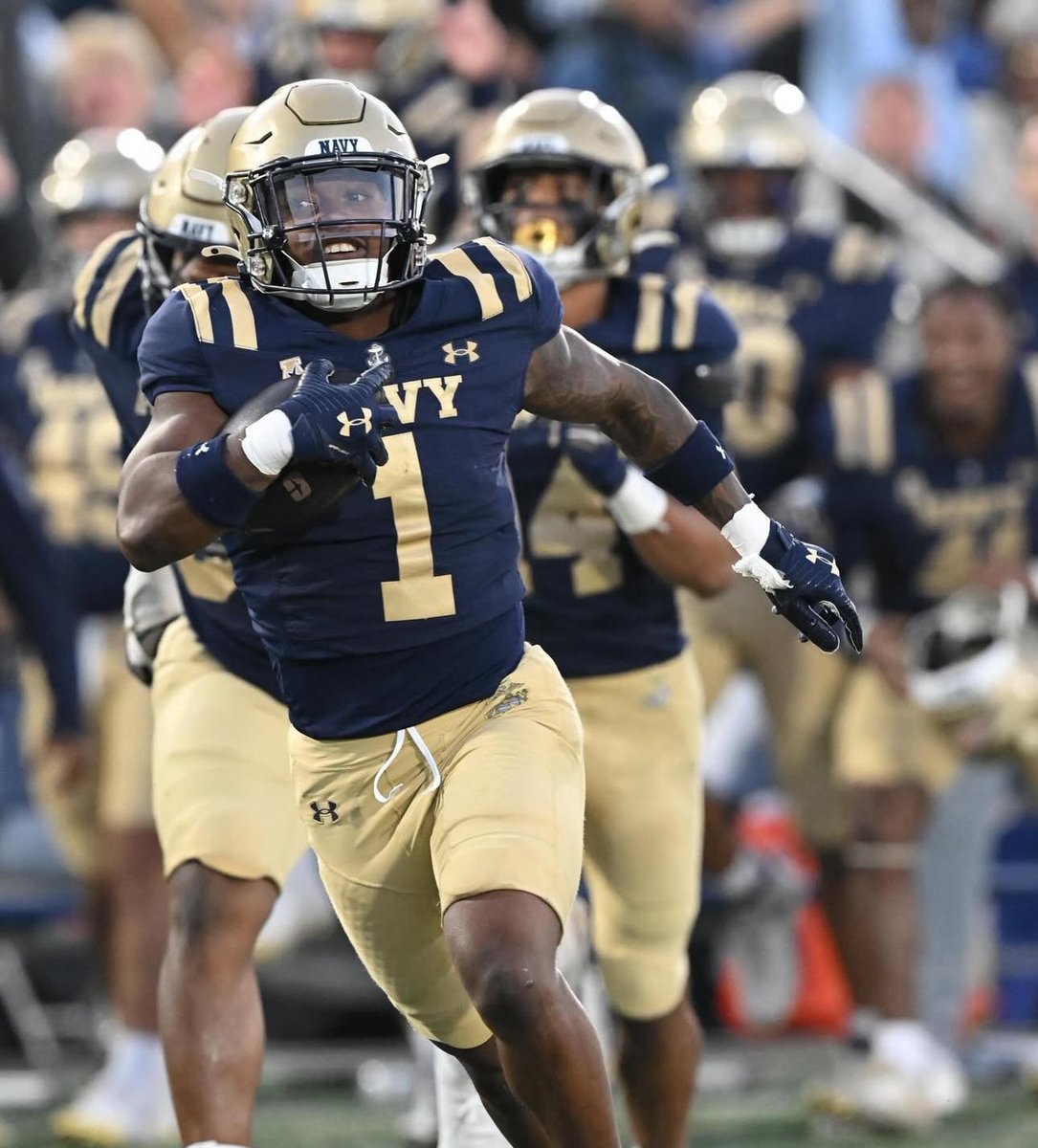 TjBrown2026's tweet image. After a great conversation with @CoachLaurendine I am beyond blessed to say I have received a Division 1 offer from @NavyFB #AGTG