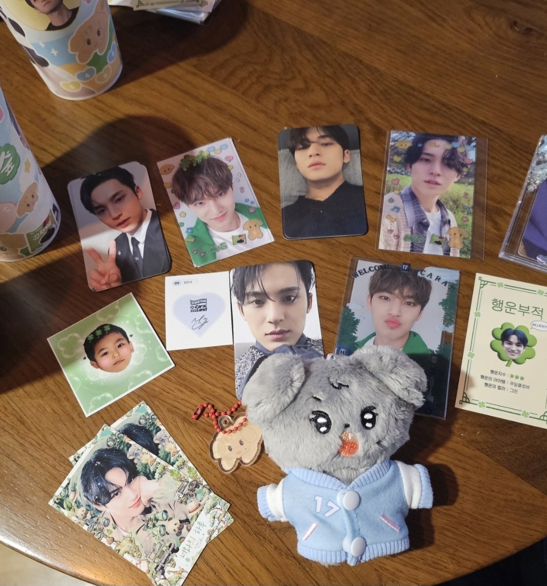chocomintj's tweet photo. 250405
민규 생카

전시회 공간이 알찼다~
민규 굿즈랑 포카 바인더 구경하느라 시간 가는줄 모르고 있었다~
사진이 하나같이 다 예쁘고 케이크는 예술!

#모여봐요_민규의숲 https://t.co/Pz0ZoZLidP