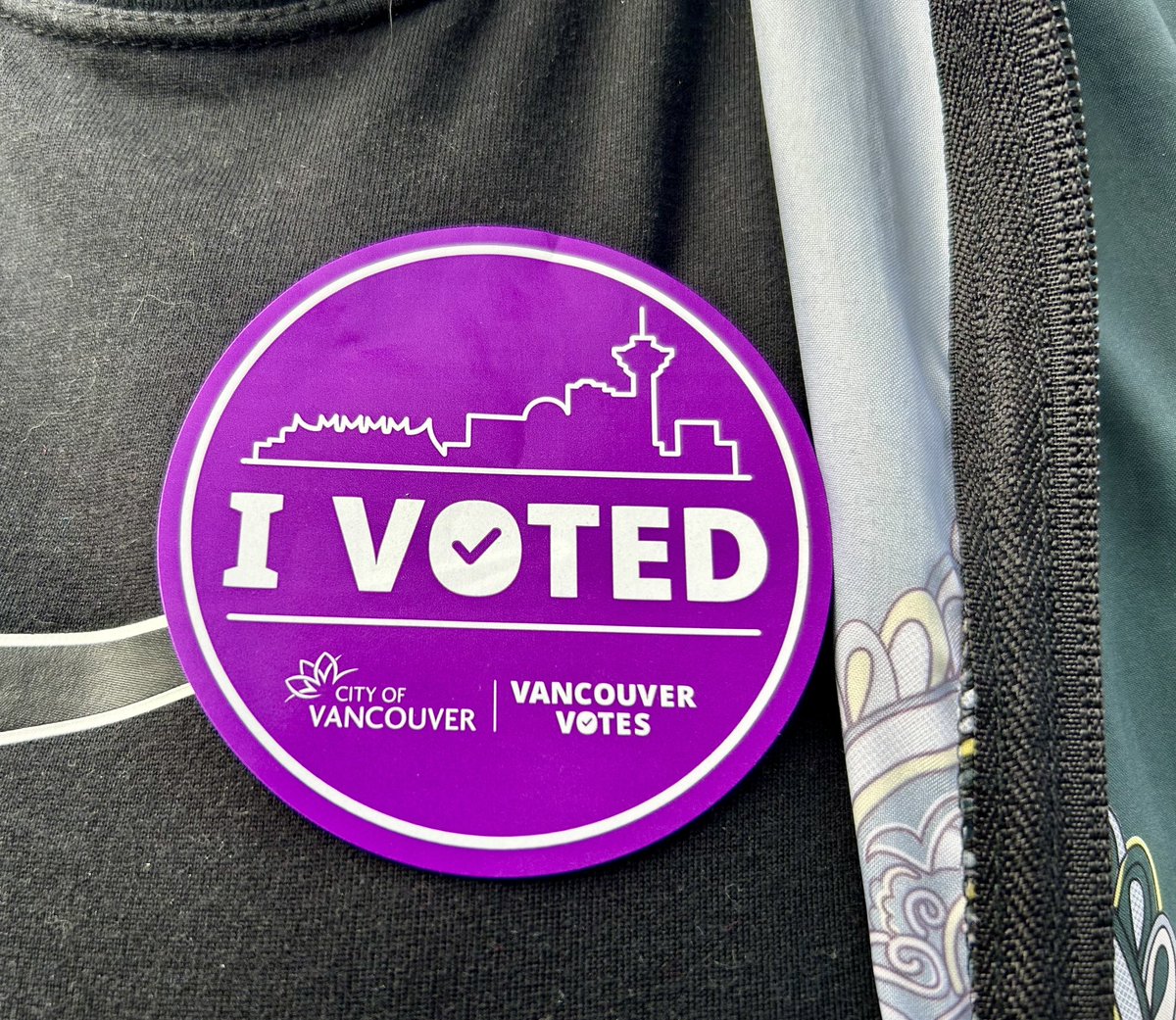 Glimpse of voting lineup at <a href="/HillcrestCtr/">Hillcrest Centre</a> this aft – about 45 minutes, down from over two hours this morning! Who knew a by-election could stir up such a turnout? 🗳️ #lineupandvote #vancouvervotes #vanpoli #vanelxn #vaneln25 <a href="/CityHallWchVAN/">CityHallWatch</a> <a href="/CityofVancouver/">City of Vancouver</a>