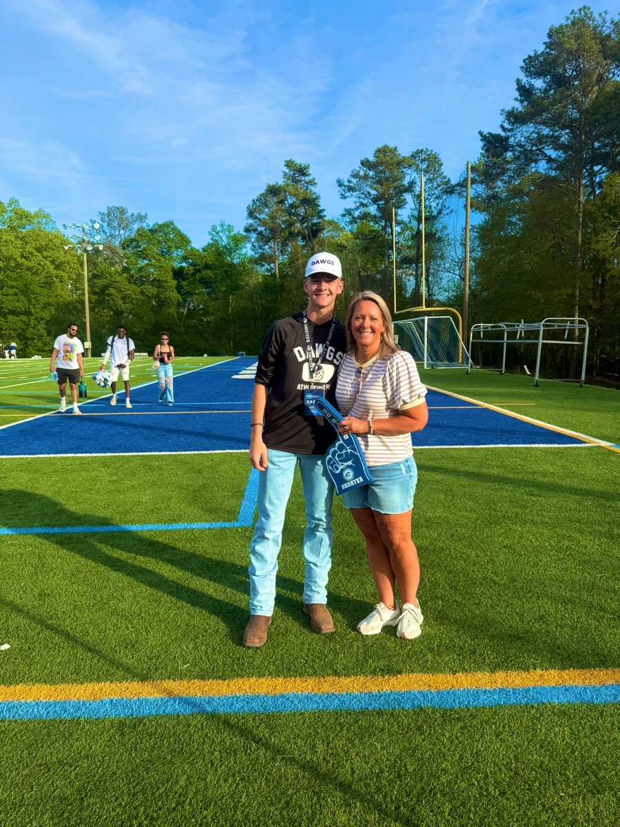 EliSchlageter13's tweet image. Got to spend the day on “the HILL” Thank you to the Shorter university’s football staff for the amazing experience.
#goHawks