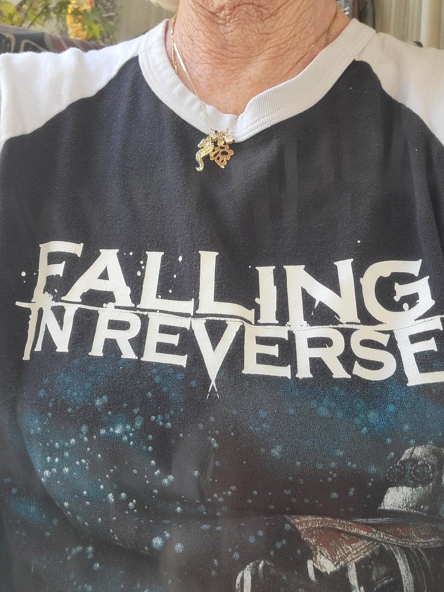 LSelvar's tweet image. So, I'm wearing this shirt today &amp;amp; the delivery kid(15) 
Shouts " I LOVE FALLING IN REVERSE❗️It's the only band I've seen twice &amp;amp; will again! " told him I've seen them 6 times.He was Amazed by your shows you got another one @RonnieRadke -Hook, line and sinker