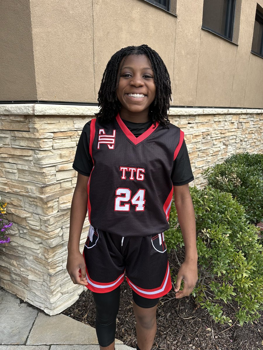 🚨🚨🚨major game from Abby Edwards 30 point performance in Kansas <a href="/SelectEventsBB/">Select Events Basketball</a> “The Show”