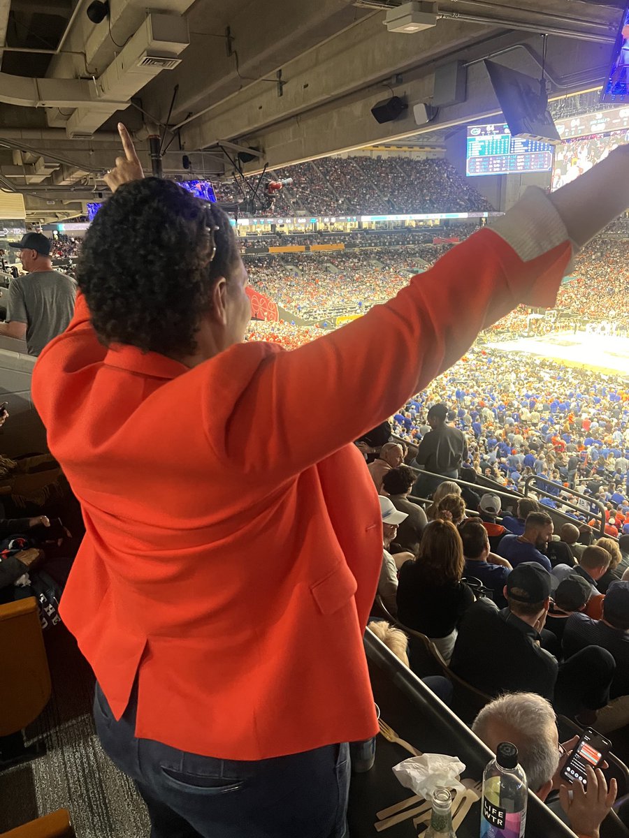 Sara Sidner (@sarasidnercnn) on Twitter photo This game is tighter than a tick on a Hound Dog!
So exciting but so stressful
GO <a href="/GatorsMBK/">Florida Gators Menâs Basketball</a> #finalfour #marchmaddness This game is tighter than a tick on a Hound Dog!
So exciting but so stressful
GO <a href="/GatorsMBK/">Florida Gators Menâs Basketball</a> #finalfour #marchmaddness
