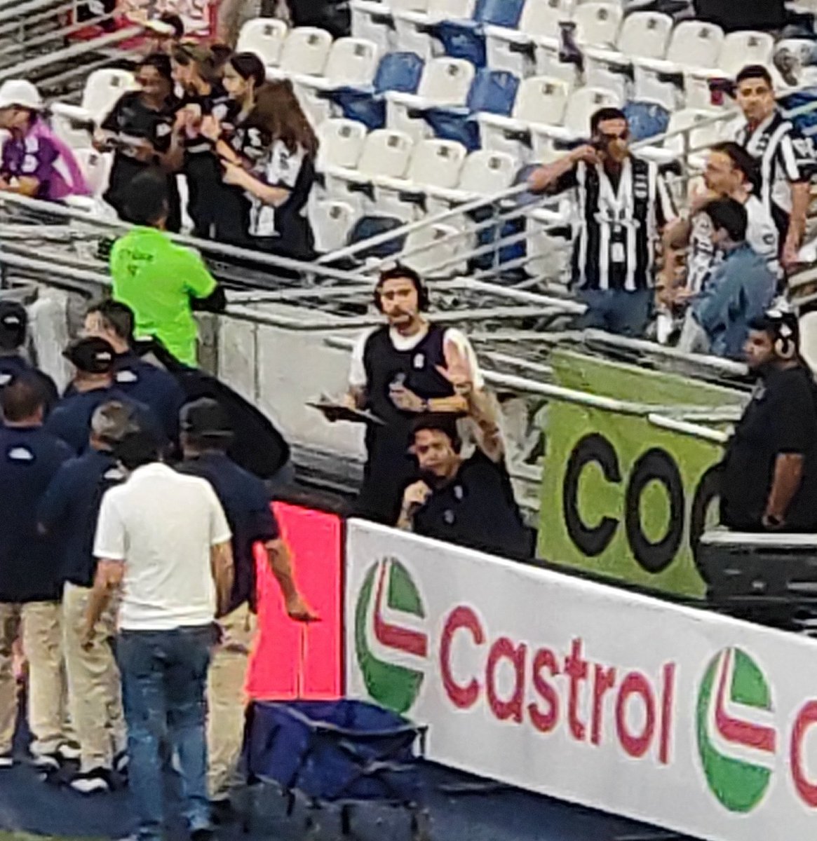 Moroco (@morocopalacios) on Twitter photo Ya estamos en #FintasyDribles por <a href="/D99Radio/">D99 | 98.9 FM</a> para el partido <a href="/Rayados/">Rayados</a> vs <a href="/Chivas/">CHIVAS</a> por el 98.9 FM con <a href="/MorocoPalacios/">Moroco</a> <a href="/YordiEstrada8/">Yordi Estrada</a> <a href="/memesaenz14/">Meme Sáenz</a> <a href="/6Wario/">Gerardo Wario</a> <a href="/tiogamborin/">Atenogenes Gamboa</a> Ya estamos en #FintasyDribles por <a href="/D99Radio/">D99 | 98.9 FM</a> para el partido <a href="/Rayados/">Rayados</a> vs <a href="/Chivas/">CHIVAS</a> por el 98.9 FM con <a href="/MorocoPalacios/">Moroco</a> <a href="/YordiEstrada8/">Yordi Estrada</a> <a href="/memesaenz14/">Meme Sáenz</a> <a href="/6Wario/">Gerardo Wario</a> <a href="/tiogamborin/">Atenogenes Gamboa</a>