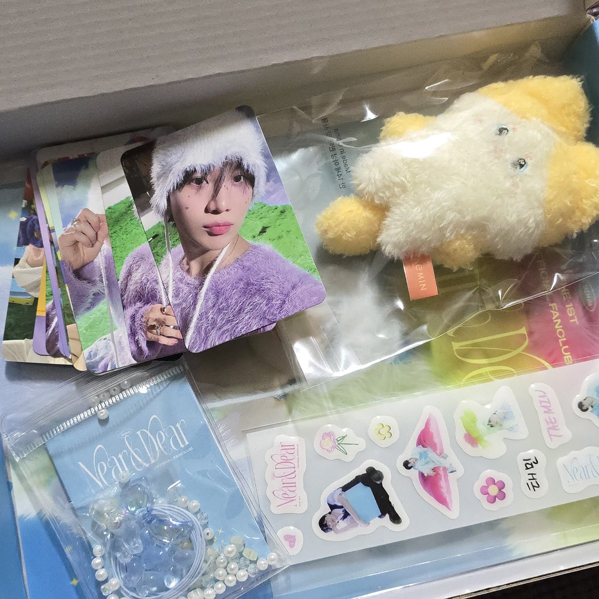 7Seland1's tweet photo. 태민 탬메이트 팬클럽 키트 양도 fanclub kit sell 
1.5 DM
Full package (without Membership card)  

ㅅㅊㅇ 샤이니 shinee 포카 poca 온유 키 태민 민호 onew key minho taemin album fanclub kit 양도 교환 판매 https://t.co/3Jkp9ibXht