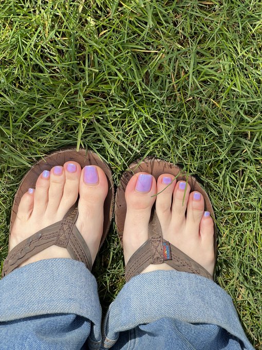 Have you missed my cute toes? 🩷😘 https://t.co/7SPp5ucGvQ<a href="/tag/nationalbikiniday"class="tags"><span>#nationalbikiniday</span></a>