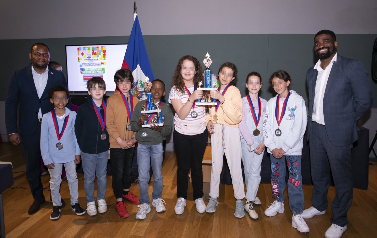 Ce samedi 5 avril, au Musée de l’Histoire de Madrid, l’Ambassade d’Haïti en Espagne a organisé en collaboration avec Haiti Puzzle, la première édition du concours intitulé: « Rebâtissons Haïti avec Haïti Puzzle » avec la participation d’enfants haïtiens et espagnols de 6 à 12