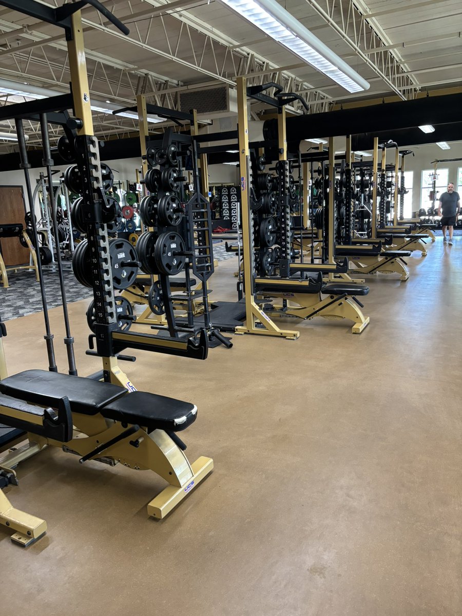 jaxon_earle09's tweet image. Had a great time at Wofford college!!
Can’t wait to be back in the future.
@CoachWatson_24 @WatsonShawn1
@RecruitingBh @Coach_McIntyre @fears_coach @coachjohnson00
@AlmonGunter @CHSFLRecruiting