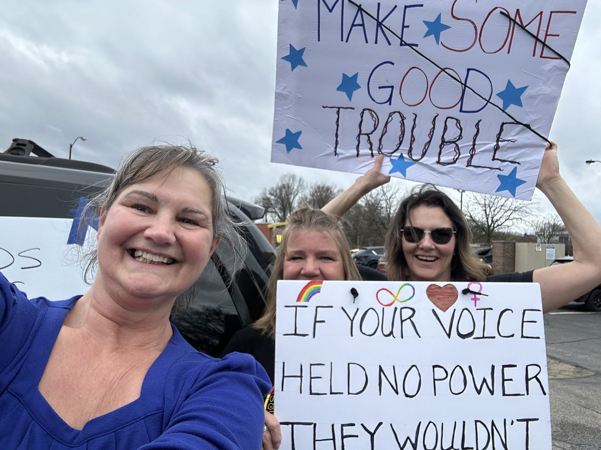 kathy_moretz's tweet image. #HandsOff 
#April5Protest 

Akron, Ohio

💙💙💙