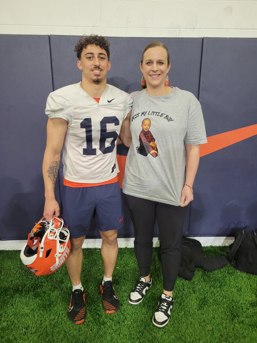 heckel_megan's tweet photo. Mom's day at Illinois . So much fun doing a run through "practice" with Tanner. His coaches are awesome and such a great FamILLy atmosphere. 🧡 💙 🏈 @TannerHeckel1 https://t.co/9CcMc8vced