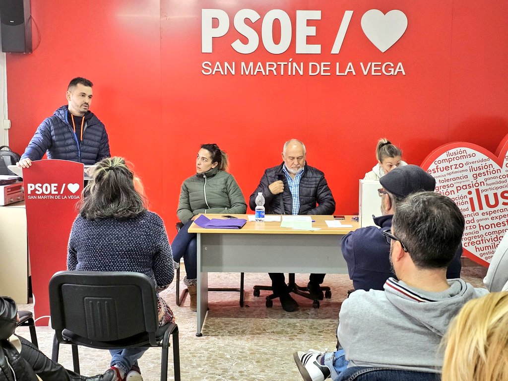 PSOE de San Martín de la Vega (@psoesanmartin) on Twitter photo Esta mañana hemos celebrado Asamblea 🗣 en la Casa del Pueblo de #SanMartinDeLaVega 🌹 en la que se ha renovado la Ejecutiva Municipal 👥 y se ha elegido parte del Comité Regional.
Por unanimidad, <a href="/martnez_rafa/">Rafa Martínez Pérez</a> ha sido elegido Secretario General‼️ 👏🏼👏🏼
#SiempreHaciaDelante Esta mañana hemos celebrado Asamblea 🗣 en la Casa del Pueblo de #SanMartinDeLaVega 🌹 en la que se ha renovado la Ejecutiva Municipal 👥 y se ha elegido parte del Comité Regional.
Por unanimidad, <a href="/martnez_rafa/">Rafa Martínez Pérez</a> ha sido elegido Secretario General‼️ 👏🏼👏🏼
#SiempreHaciaDelante
