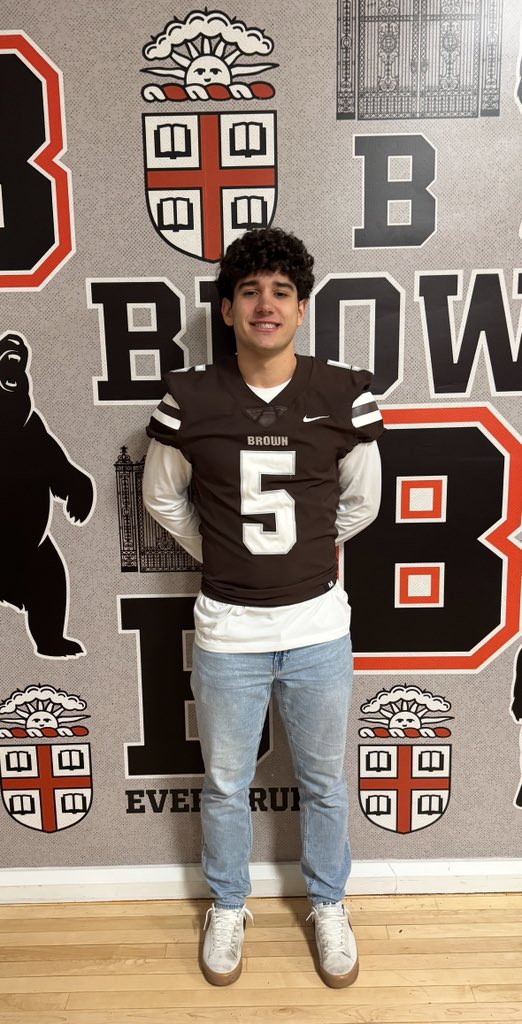 Thank you <a href="/BrownU_Football/">Brown Bears Football</a> for the awesome junior day. Loved the school and cannot wait to show out at camp. <a href="/Coach_Mul/">Dan Mulrooney</a> <a href="/NDGP_FOOTBALL/">NOTRE DAME GP FOOTBALL ⭐️⭐️⭐️⭐️⭐️</a>