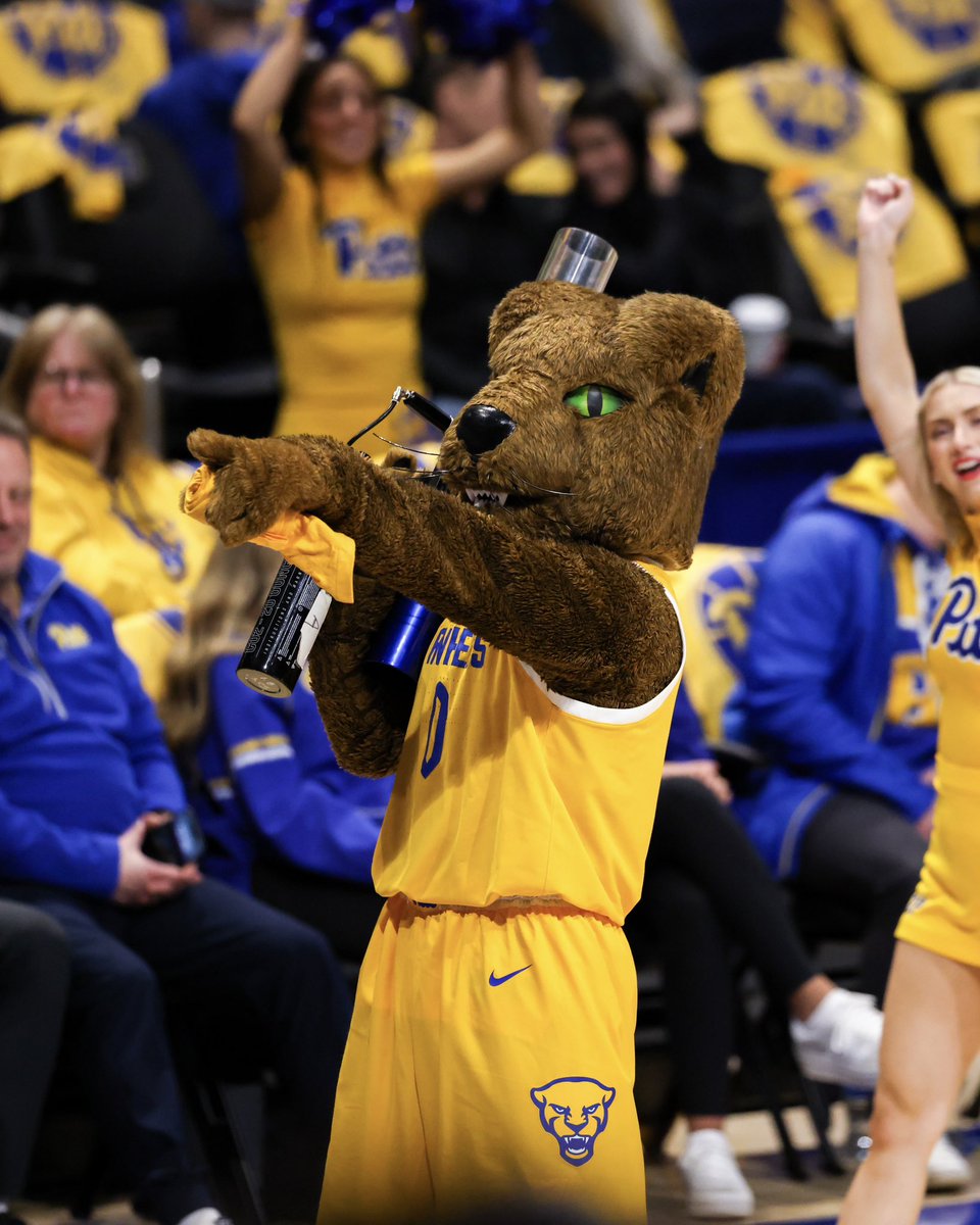 Hey you, yea you 🫵

Join us tomorrow at our Nationals Showcase 😸

1 PM at the field house!