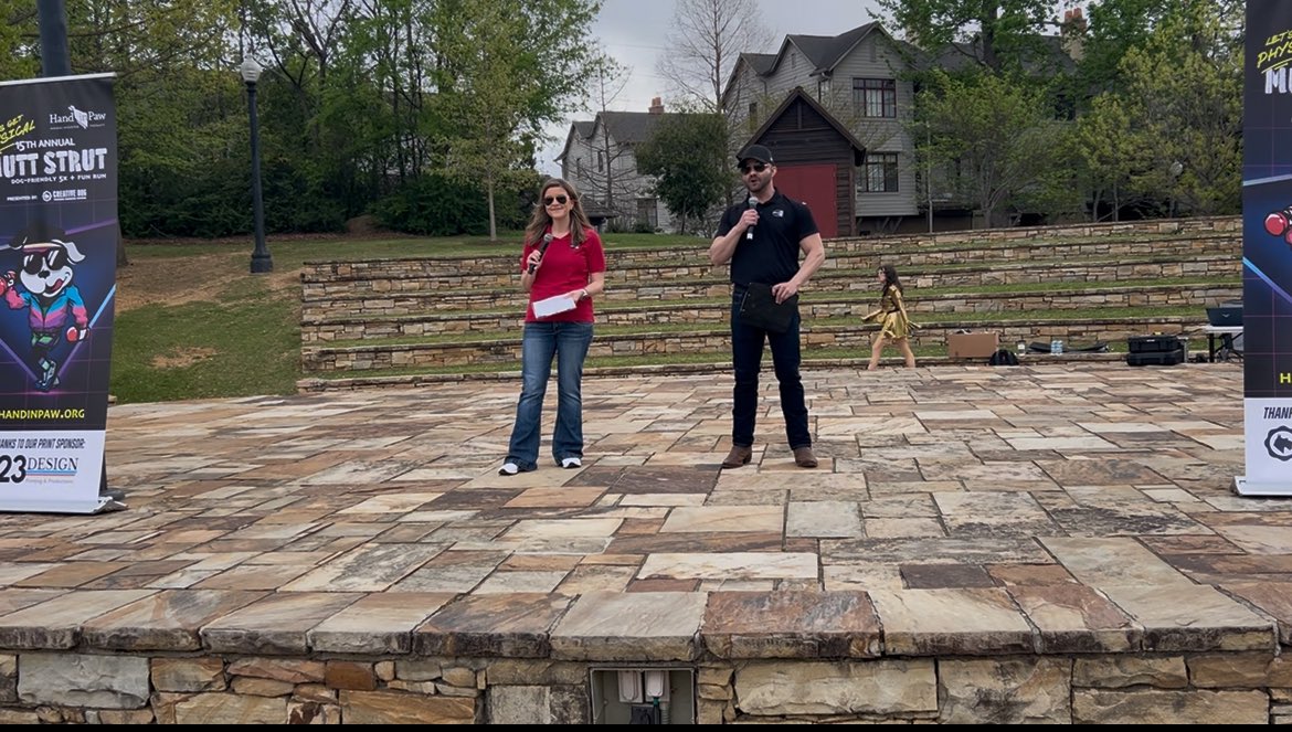 sarah3340's tweet photo. Loved getting to emcee @HandinPawAL #muttstrutt with Stoney! Their animal assisted therapy programs are nothing short of incredible. So thankful for an amazing resource like this in our community! Thanks for having us today! 🐾 🐶
@abc3340 https://t.co/IuL2y6My8L