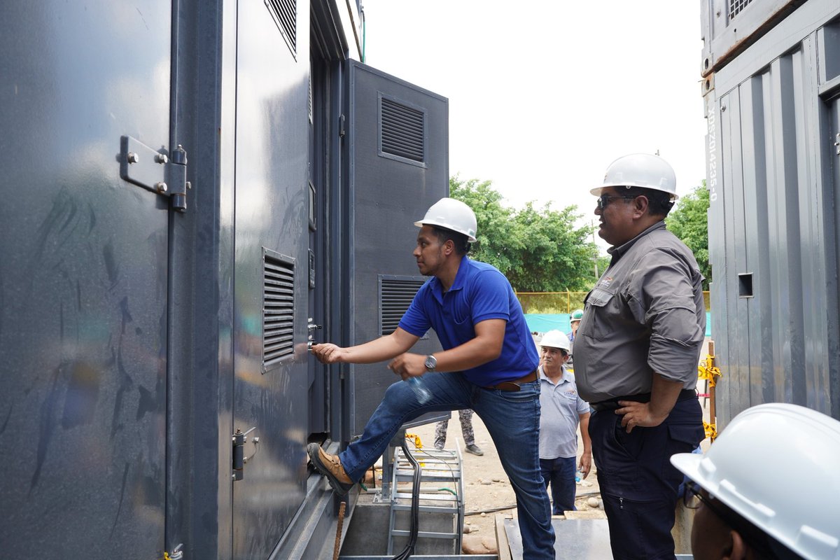 El gerente general de CELEC EP, Gustavo Sánchez, verificó la instalación de las unidades de generación, cableado, instrumentación, línea de combustible y línea de enfriamiento de la nueva central térmica Esmeraldas III. #ElNuevoEcuador