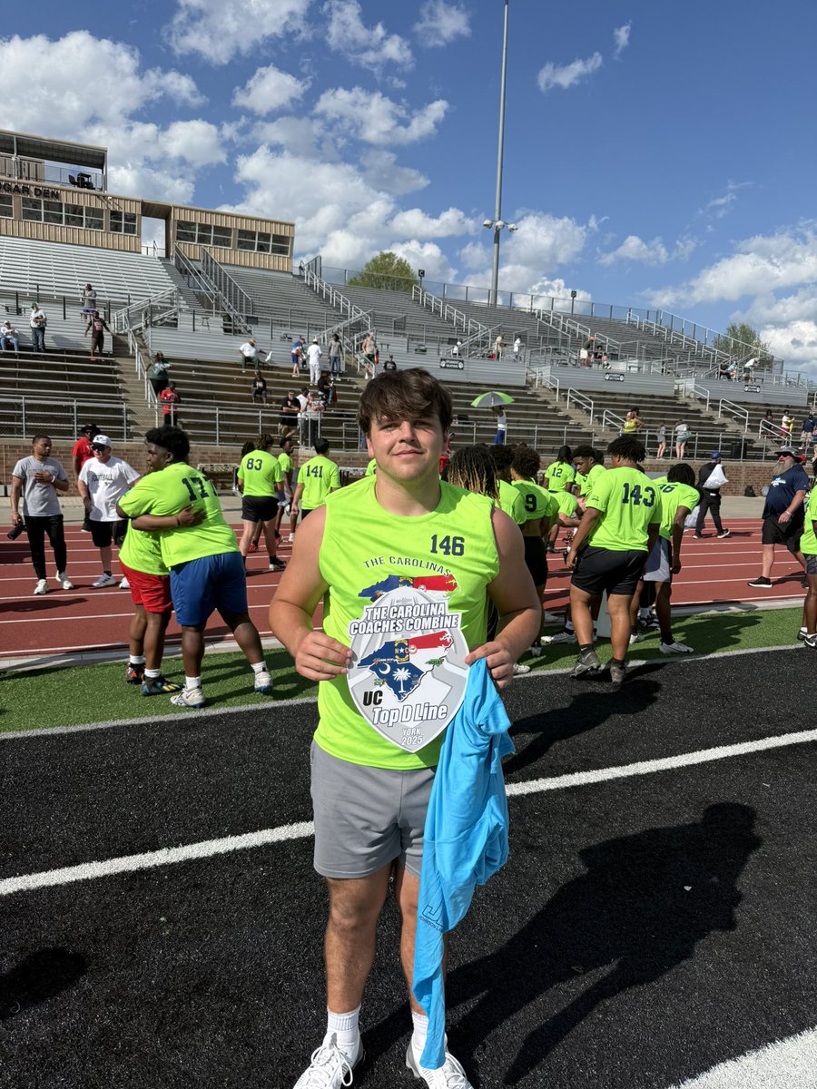 Congrats to <a href="/jhill2027/">Jackson Hill</a> on winning top underclassmen DL at <a href="/CoachesCombines/">Carolinas Coaches Combine</a>