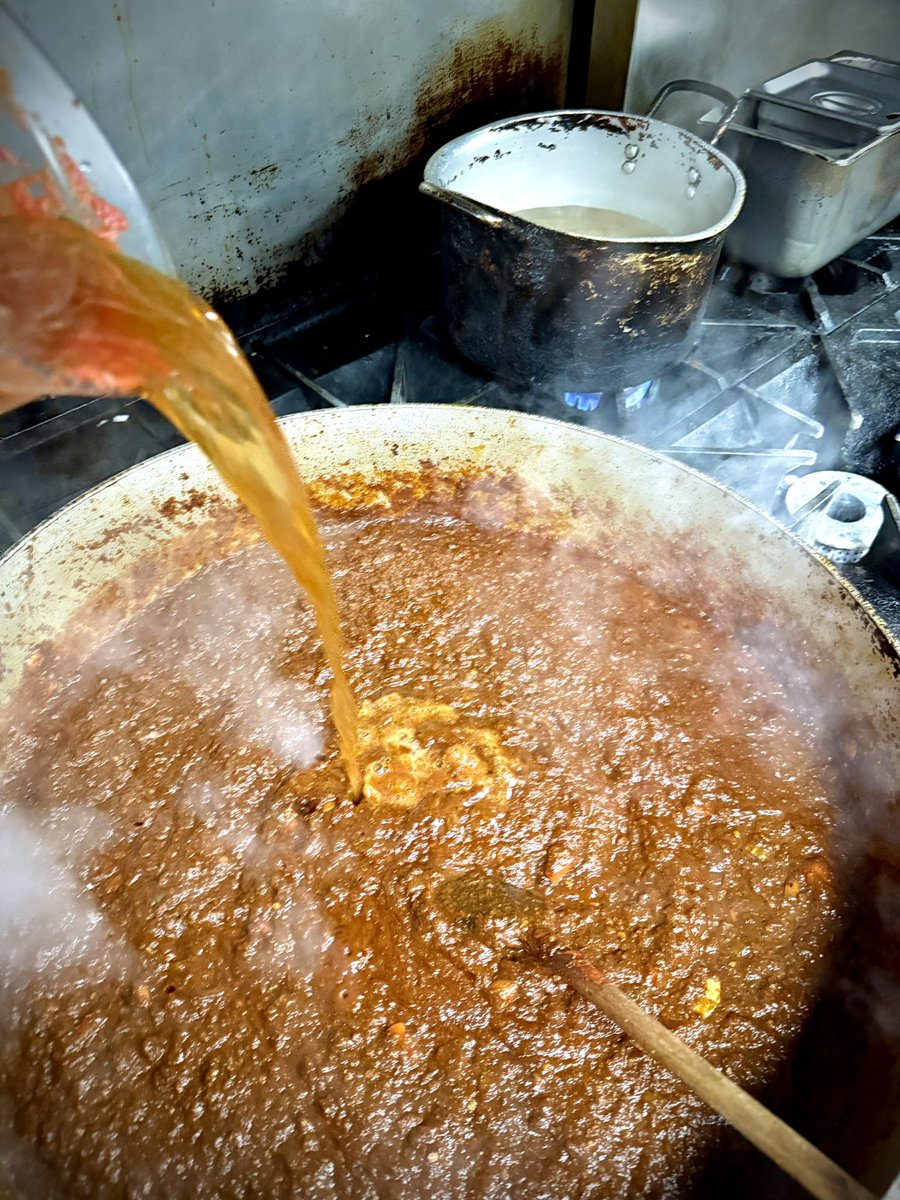 ChefAAnhalt's tweet photo. I love making birria... I start by braising beef ribs, then sautéing veg, frying a 3 chile adobo, deglazing with cerveza, adding a ton of herbs &amp; spices, simmering the meat low &amp; slow for several hours until it falls off the bone!

#birria #food #mexicanfood #traditionalfood https://t.co/6NbEhSVXIS