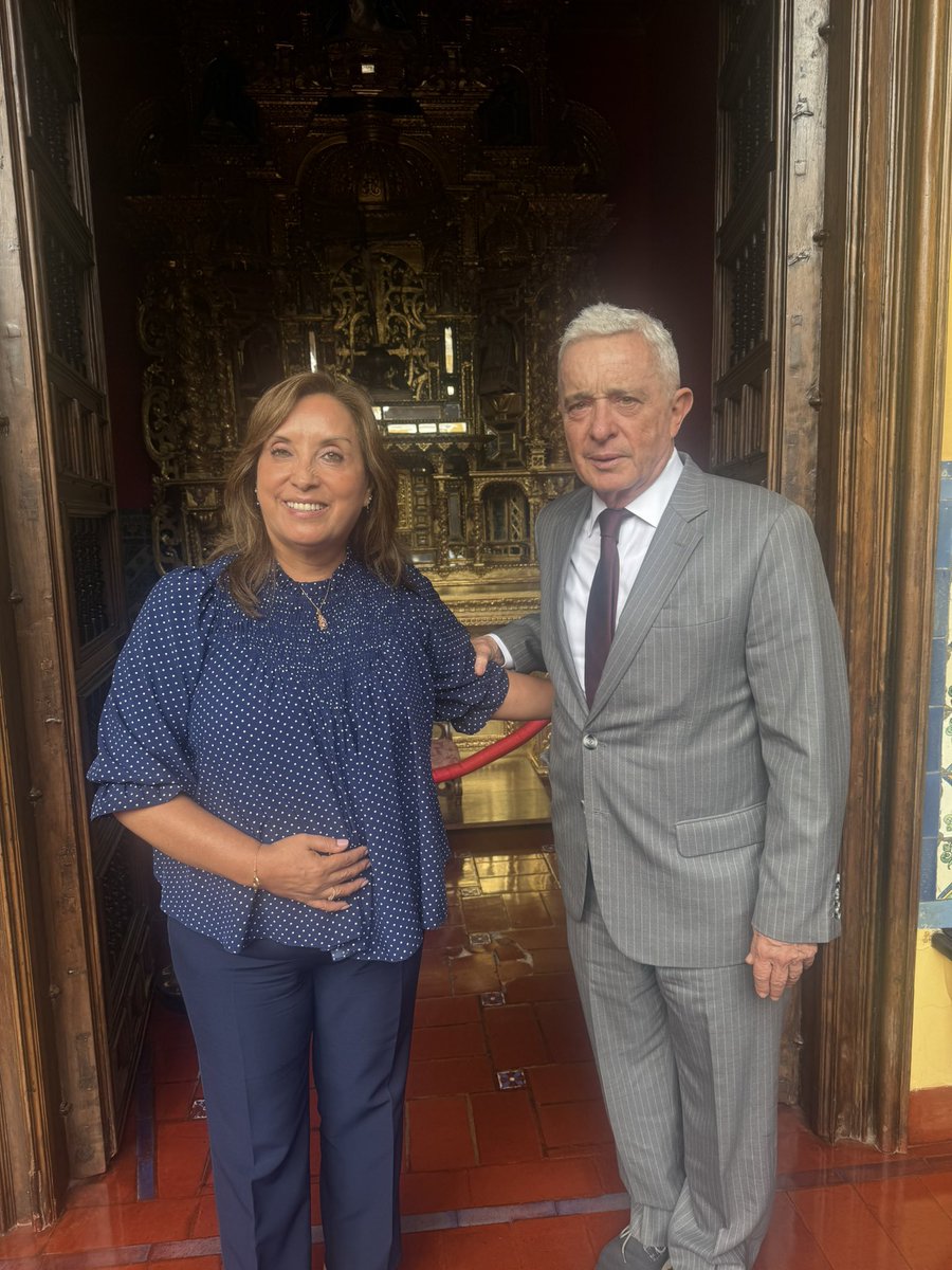 Muchas gracias por esta reunión a la señora Presidenta del Perú Dina Boluarte. Tiene el gran mérito de la estabilidad democrática de la hermana Patria. Felicitaciones señora Presidenta  <a href="/presidenciaperu/">Presidencia del Perú 🇵🇪</a>