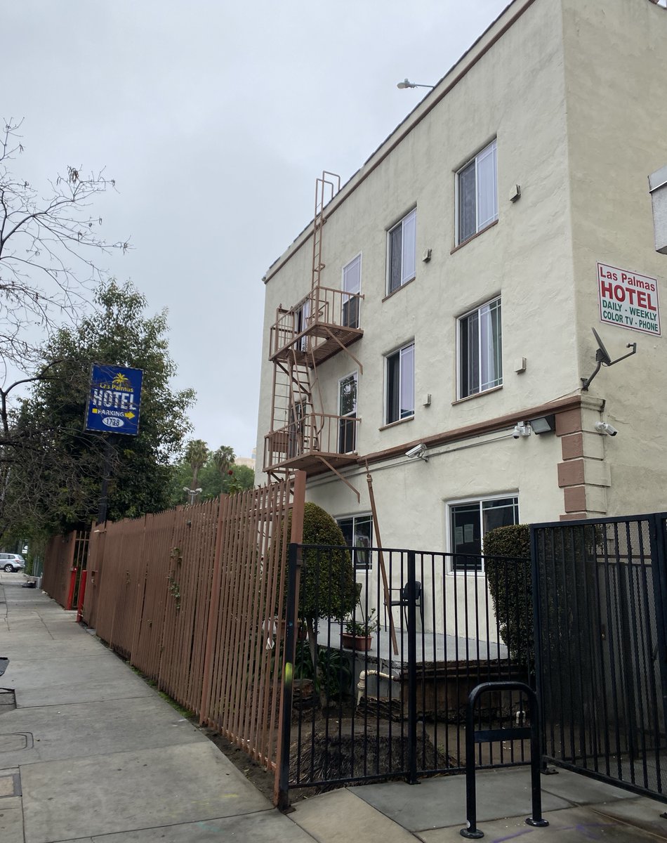 Glitterati Tours LA (@glitteratitours) on Twitter photo This year marks the 35th anniversary of "Pretty Woman"! Fans of Vivian and Edward are always thrilled when we showcase the many filming locations during their private Hollywood tour. This includes Vivian's apartment in <a href="/discoverLA/">Discover Los Angeles</a> and Edward's residence at The <a href="/BeverlyWilshire/">Beverly Wilshire</a>. This year marks the 35th anniversary of "Pretty Woman"! Fans of Vivian and Edward are always thrilled when we showcase the many filming locations during their private Hollywood tour. This includes Vivian's apartment in <a href="/discoverLA/">Discover Los Angeles</a> and Edward's residence at The <a href="/BeverlyWilshire/">Beverly Wilshire</a>.