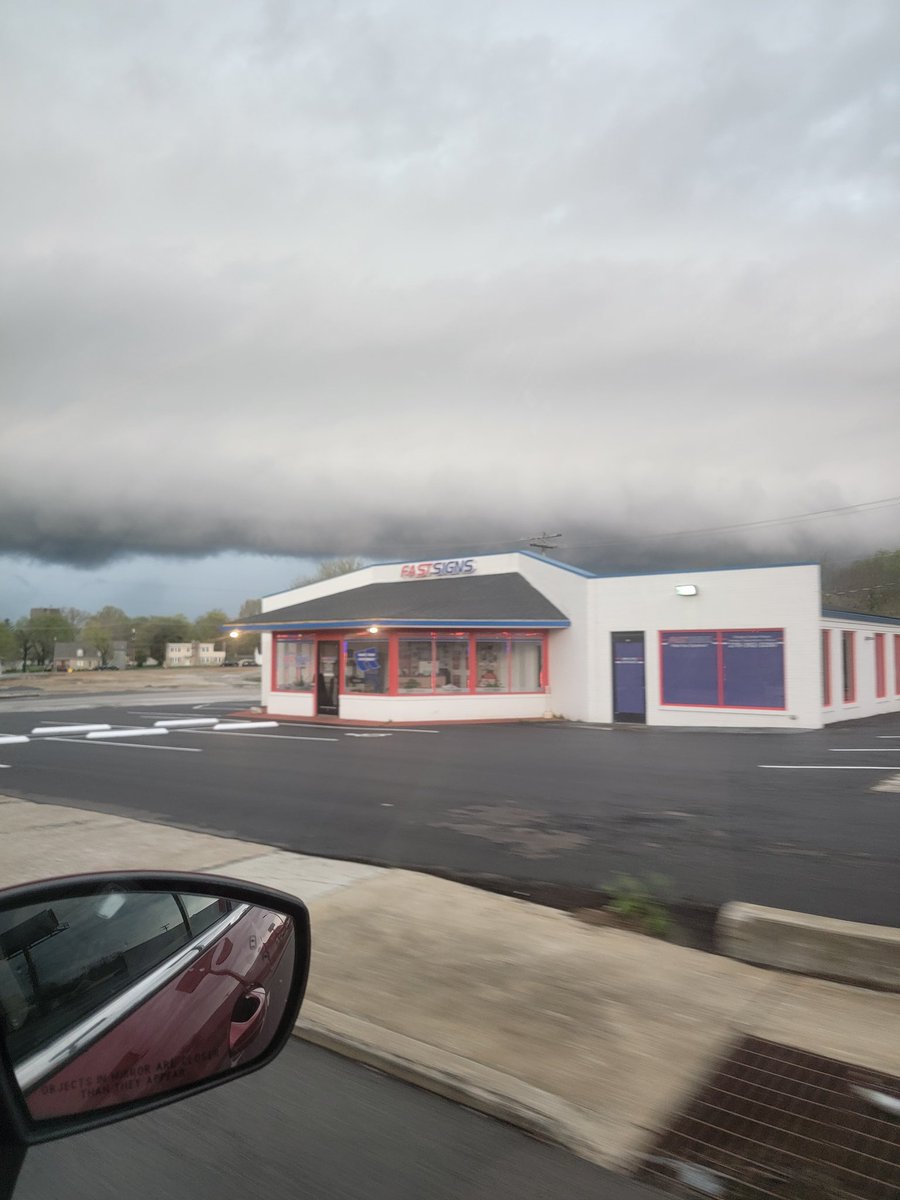desmenhoward's tweet photo. 31W Bypass going towards the roundabout. @wxornotBG @joeimel https://t.co/deBSH59Sh0