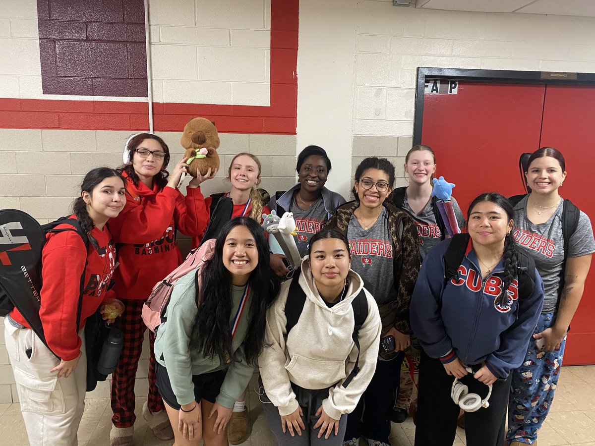 Varsity placed 8th overall at the Glenbard East Rams 16 team Invite.