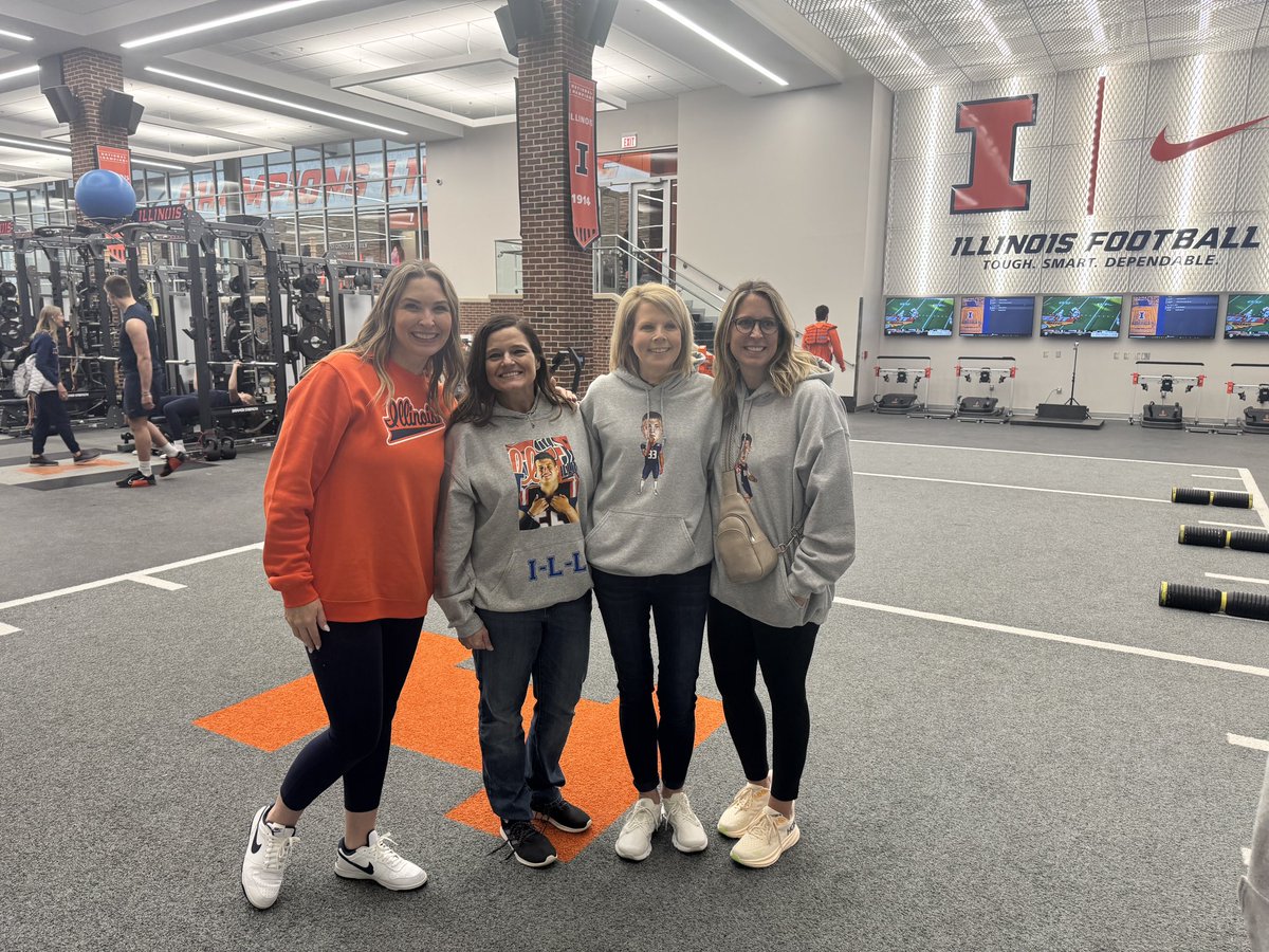 Jen Beerman (@beermanjen) on Twitter photo Thank you to <a href="/BretBielema/">Bret Bielema</a> and <a href="/IlliniFootball/">Illinois Football</a> for a great Mom’s weekend! Had a great time with the coaches, players and other Moms!
#FamILLy! Thank you to <a href="/BretBielema/">Bret Bielema</a> and <a href="/IlliniFootball/">Illinois Football</a> for a great Mom’s weekend! Had a great time with the coaches, players and other Moms!
#FamILLy!