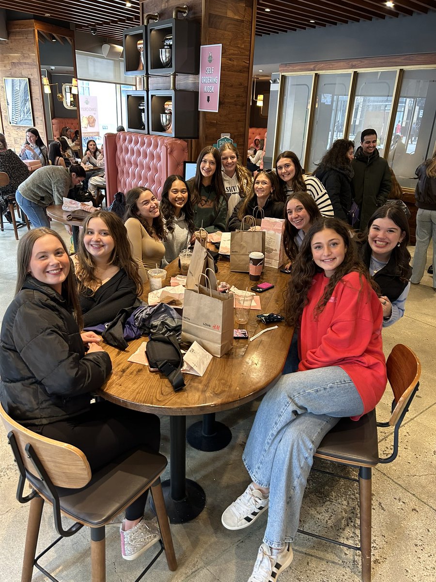 wcsBHSnp's tweet photo. More free time this afternoon in Chi town! https://t.co/dG5Ny1IpYc