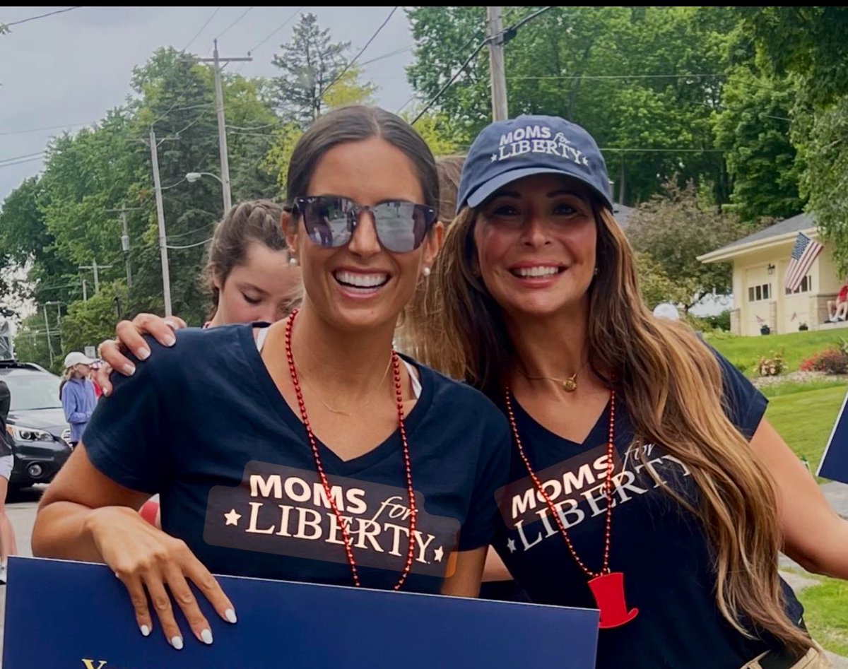 Moms on a mission! - Thousands protest against Donald Trump and Elon Musk