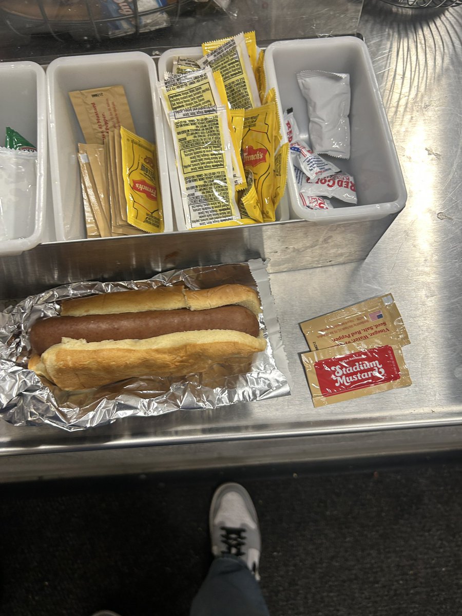 NEO Concession HOT DOGS tweet media