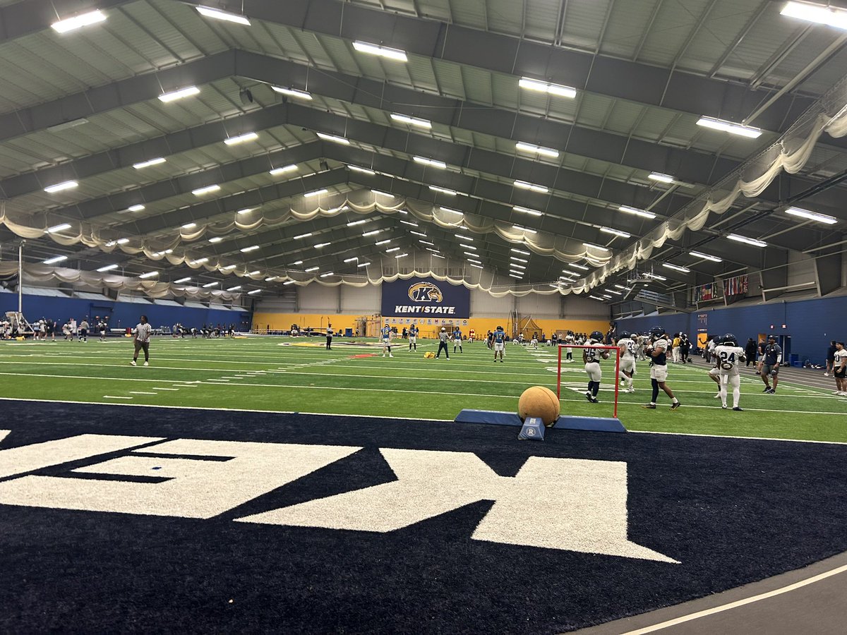 Thank you <a href="/CoachCJConrad/">CJ Conrad</a> for inviting me to spring practice. I had a great time and learned so much about the program!

<a href="/bbridges094/">Brandon Bridges</a> <a href="/ArvieCrouch1/">HC Arvie Crouch</a> <a href="/BigBlueFB/">Hamilton Football</a>