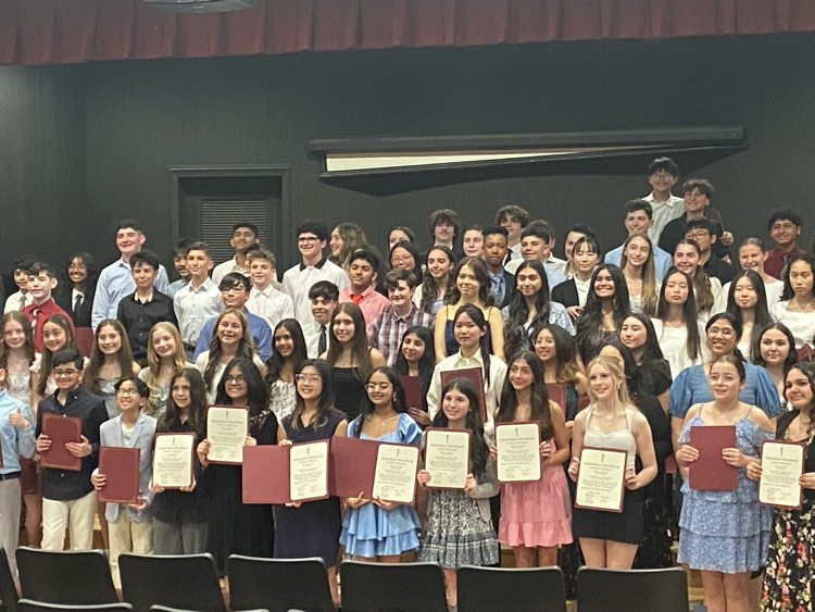 lizkinsella93's tweet photo. NJHS Induction Ceremony! Congratulations to our 7th and 8th grade inductees! Lovely ceremony! @emeadowschools #RamProudRamStrong https://t.co/cO17hzywDD