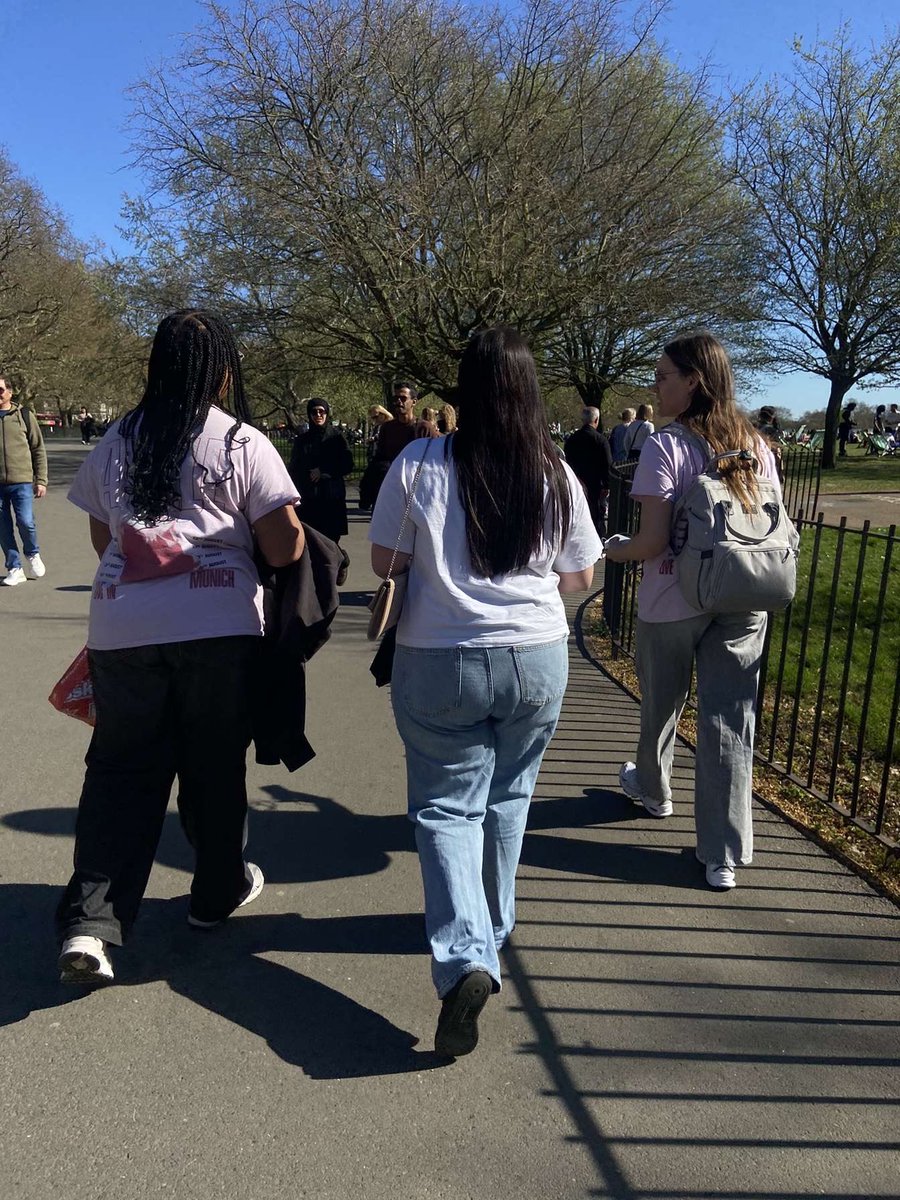 xdd_Ad_ele's tweet image. the way adele brought people together will forever be the thing i am the most grateful for. people all over the world just sitting at home calling every single day and suddenly going from facetime to seeing each other face to face after years of talking. thank you adele. ♥️🪐