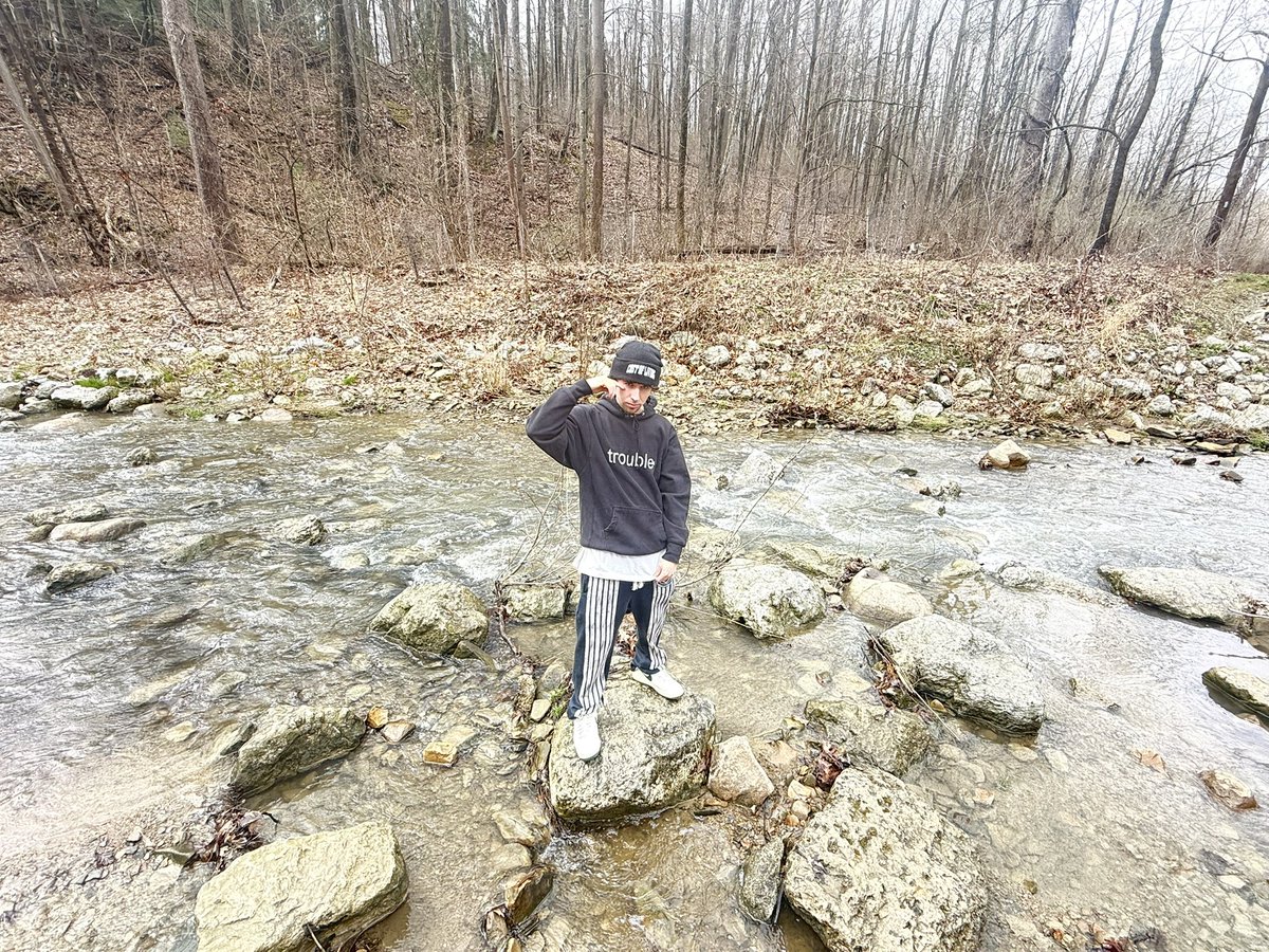 auth sav tweet media